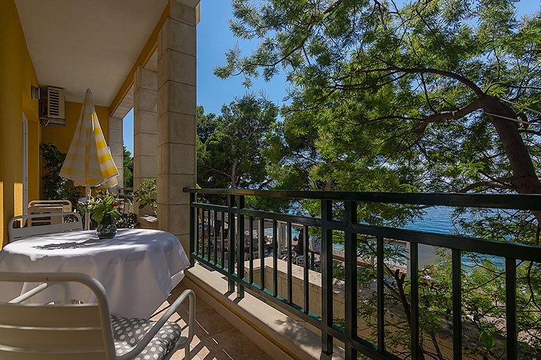 Apartments Ela, Tučepi - balcony