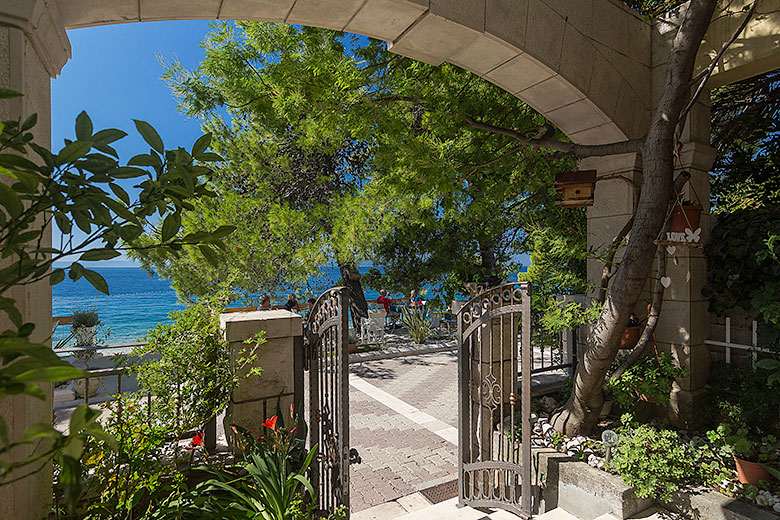 Apartments Ela, Tučepi - terrace