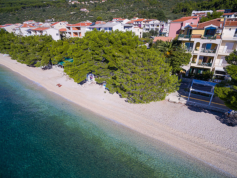 Apartments Ela - Tučepi beach aerial view