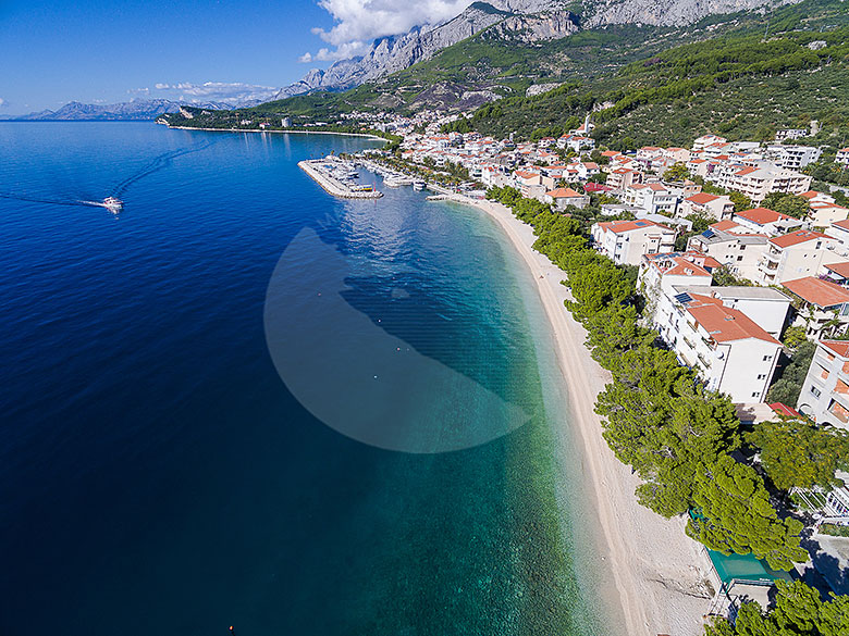 Apartments Ela - Tučepi beach aerial view