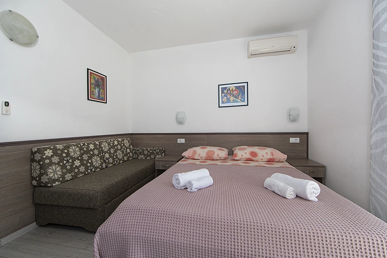 Apartments Golub, Tučepi - bedroom