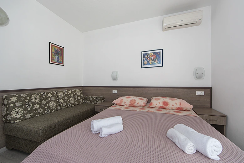 Apartments Golub, Tučepi - bedroom