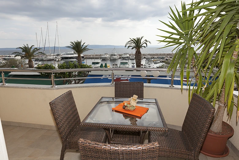 balcony with sea view - Villa GRGO, Tučepi