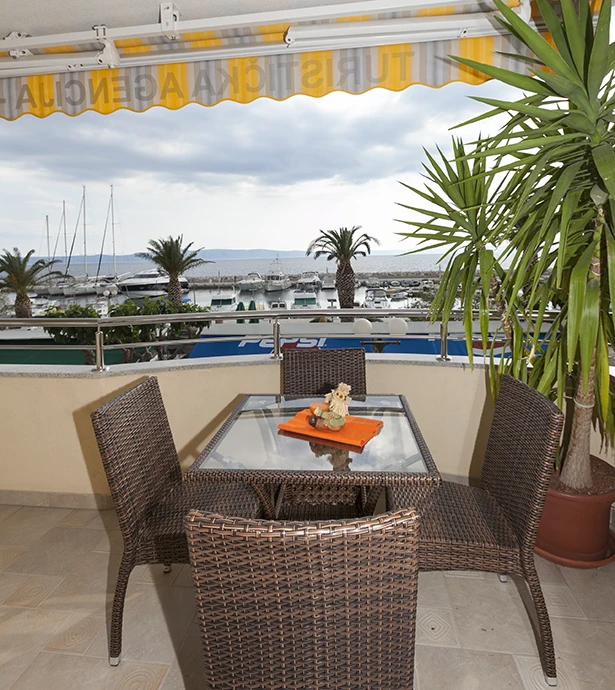 balcony with sea view - Villa GRGO, Tučepi