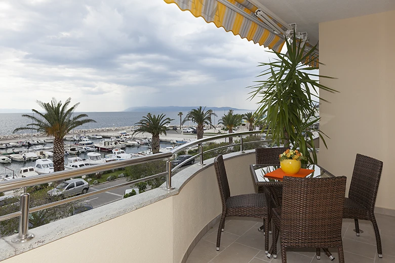 balcony with sea view, Balkon mit Meerblick - Villa GRGO, Tučepi