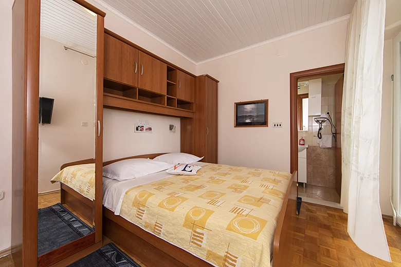 Apartments Grozdana, Tučepi - bedroom