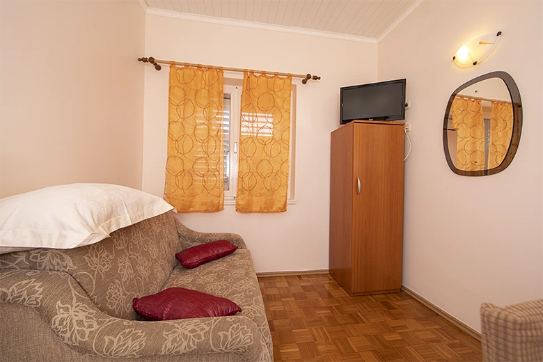 Apartments Grozdana, Tučepi - dining room