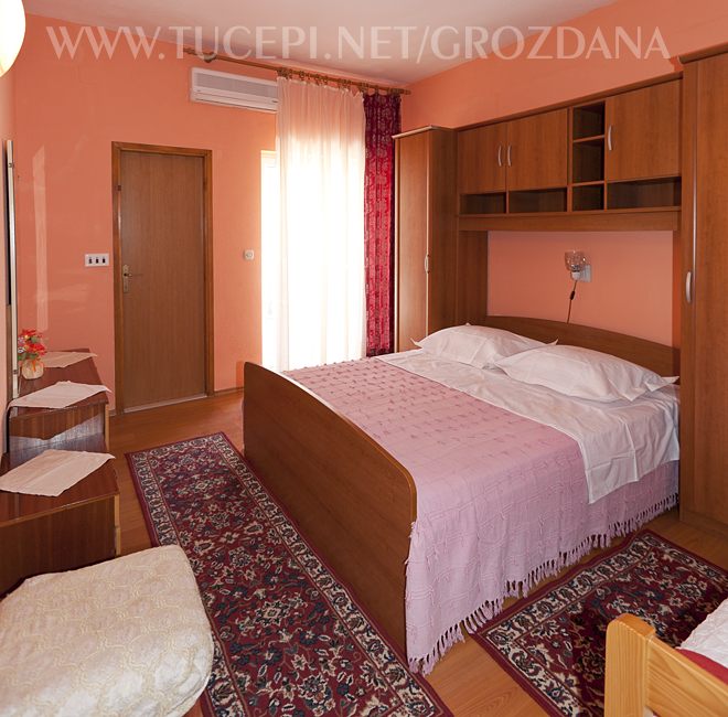 Apartments Grozdana, Tučepi - bedroom