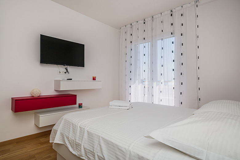 Apartments Gujinović, Tučepi - bedroom