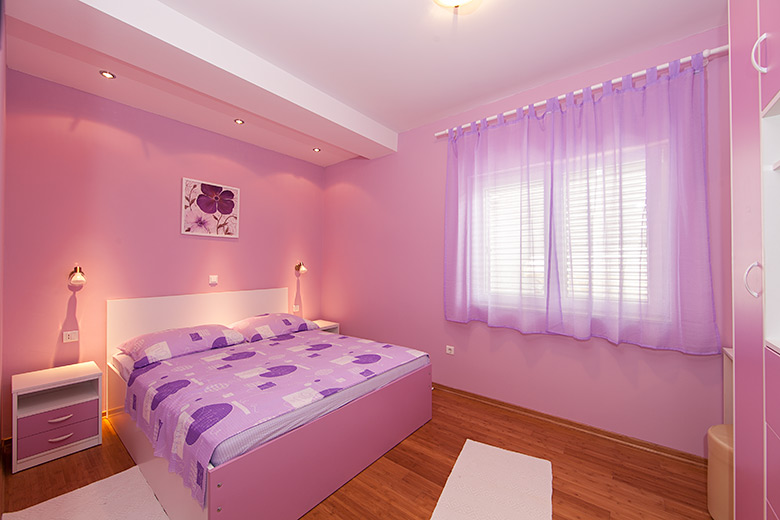 Apartments Gujinović, Tučepi - bedroom