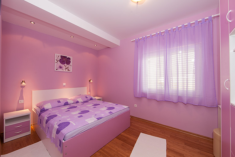 Apartments Gujinović, Tučepi - bedroom