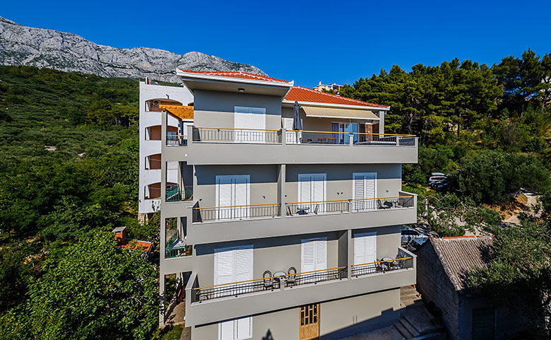 Apartments Gujinović, Tučepi - house