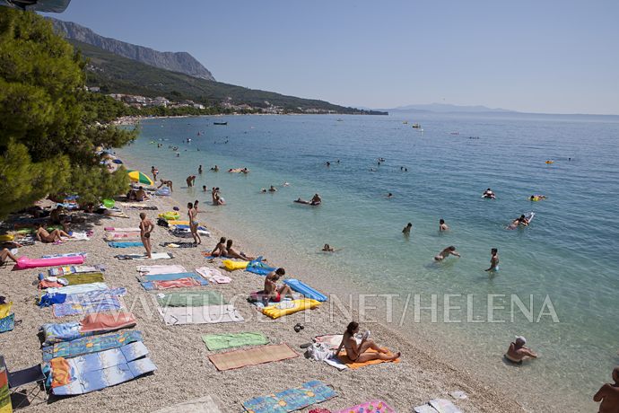 beach in front of hotel Alga in Tučepi