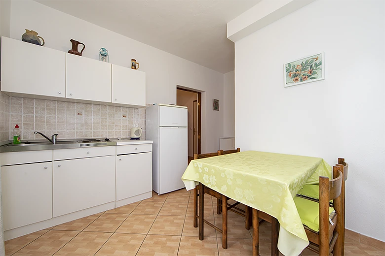 Apartments Ineska, Tučepi - dining room