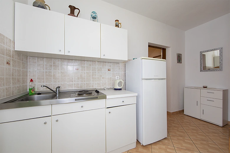 Apartments Ineska, Tučepi - kitchen