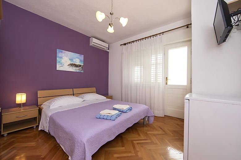 Apartments Ineska, Tučepi - bedroom