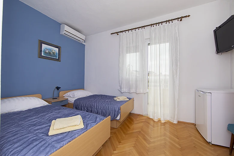 Apartments Ineska, Tučepi - bedroom