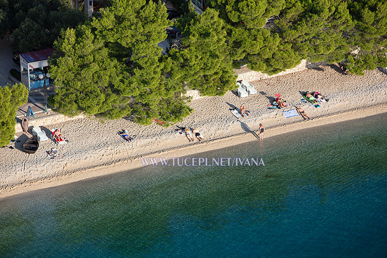 beach in Tučepi in autumn