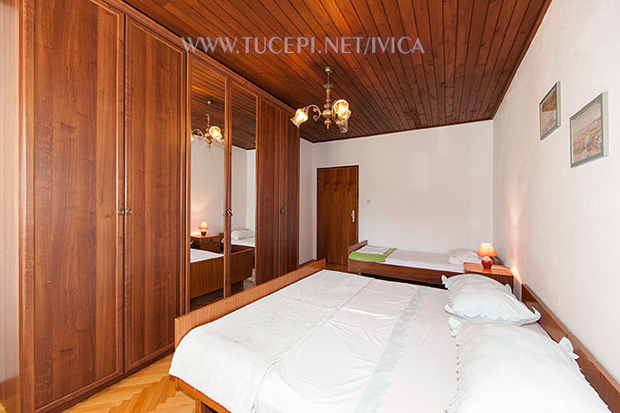 Apartments Ivica, Tučepi - bedroom