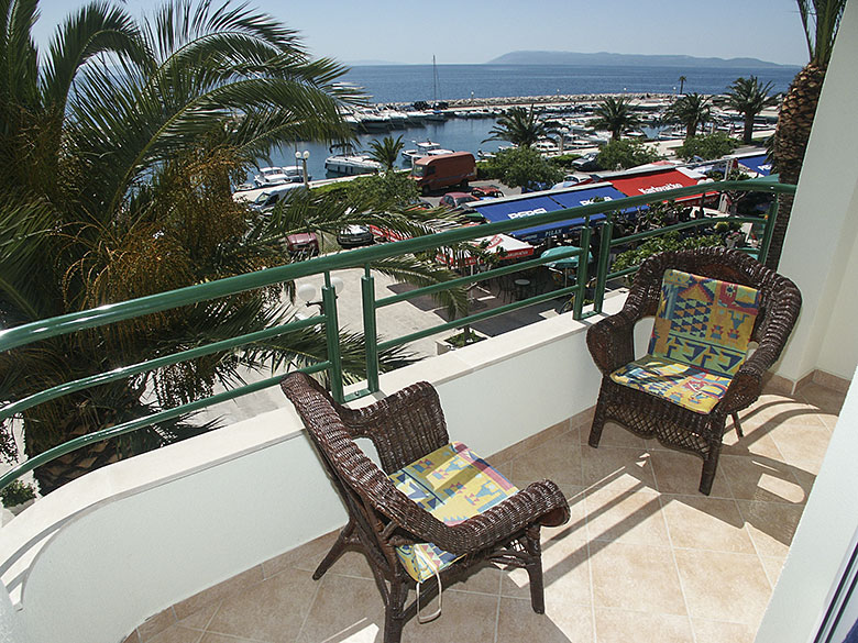 balcony with sea view - apartments Ivo, Tučepi