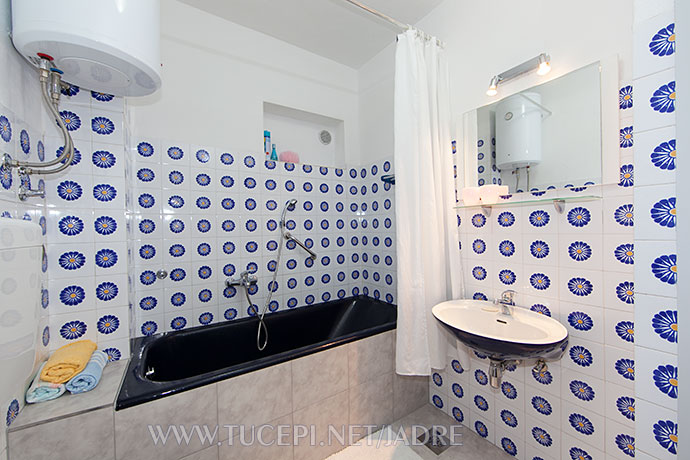 Apartments Jadre - bathroom