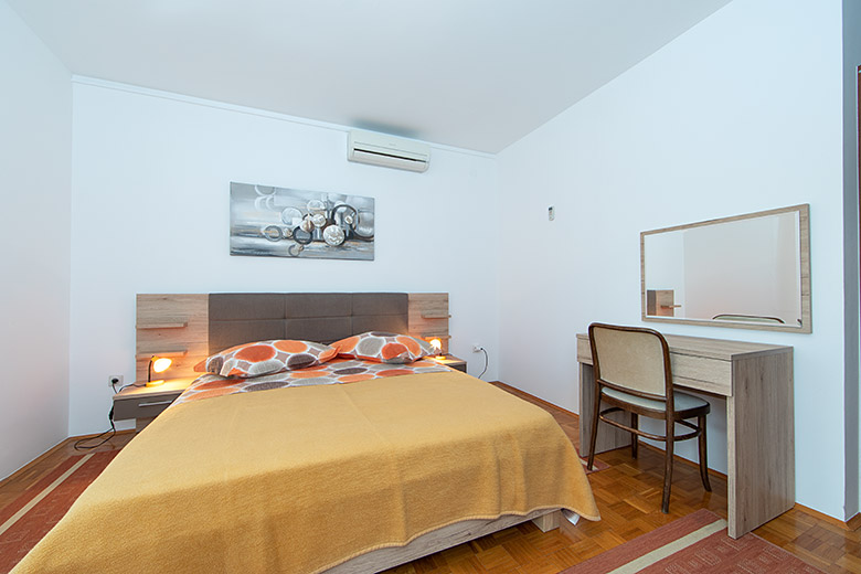 apartments Jana, Tučepi - bedroom