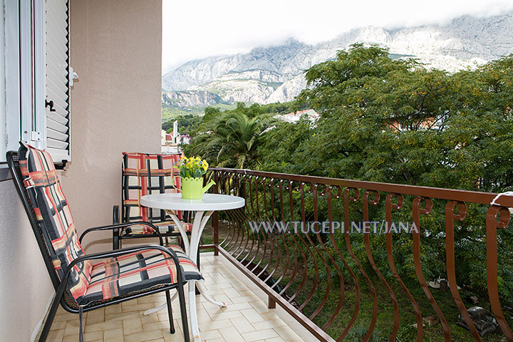 apartments Jana, Tučepi - balcony with mountain Biokovo view