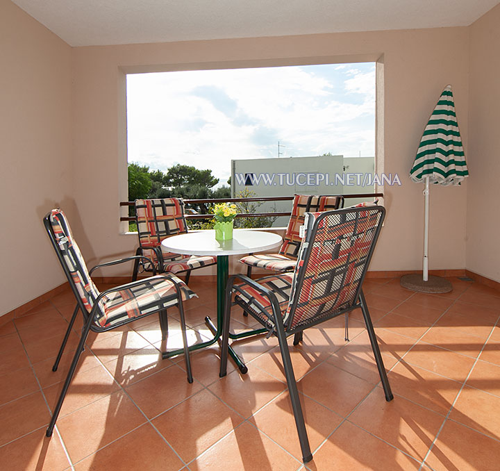 apartments Jana, Tučepi - large terrace with sea view