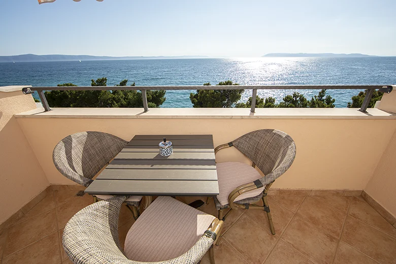 apartments Kamena, Tučepi - balcony with sea view