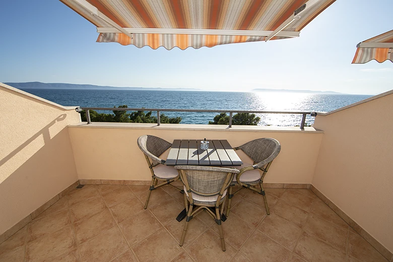 balcony with sea view - apartments Kamena, Tučepi