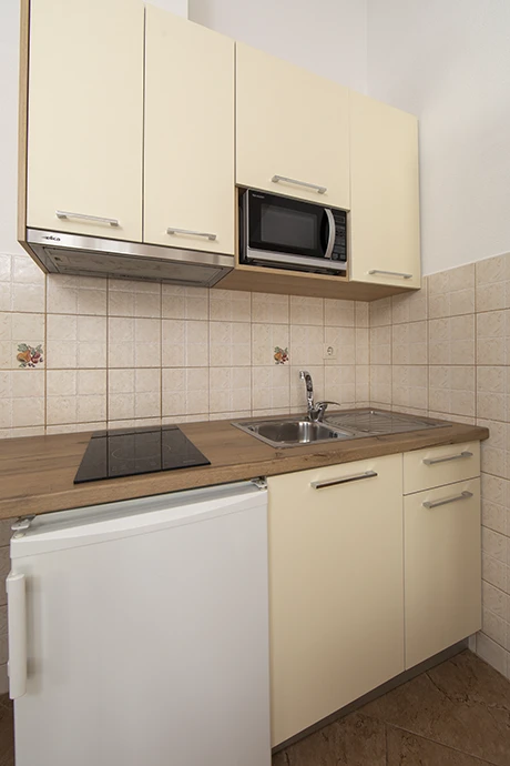 kitchen - apartments Kamena, Tučepi