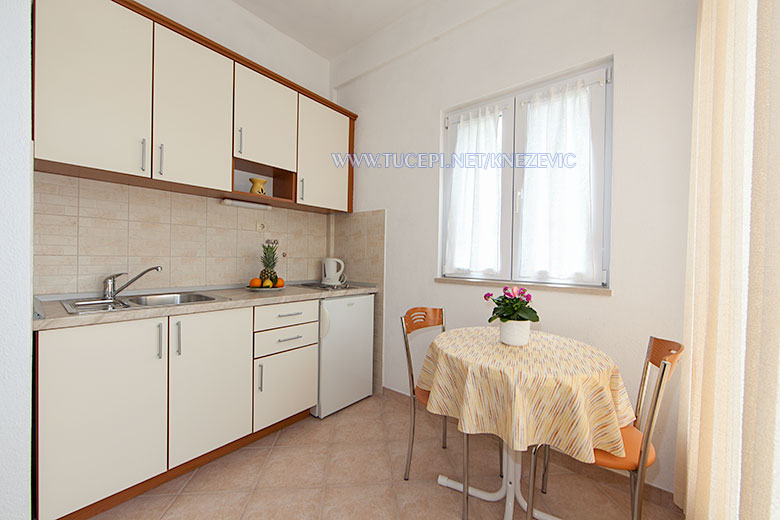 apartments Villa 750, Kneevi, Tuepi - dining room, kitchen