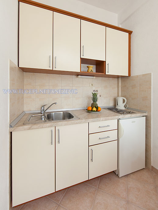 apartments Villa 750, Kneevi, Tuepi - kitchen