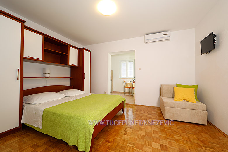 apartments Villa 750, Tuepi - bedroom