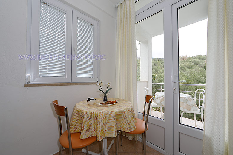 apartments Villa 750, Tuepi - dining room