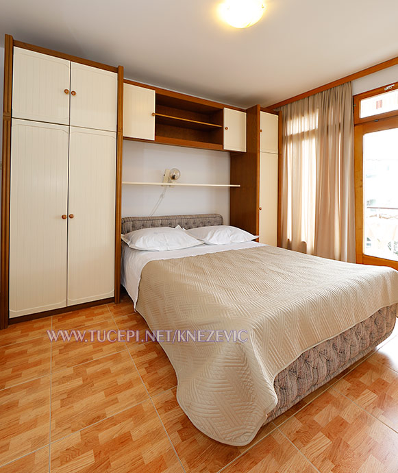 apartments Villa 750, Tuepi - bedroom