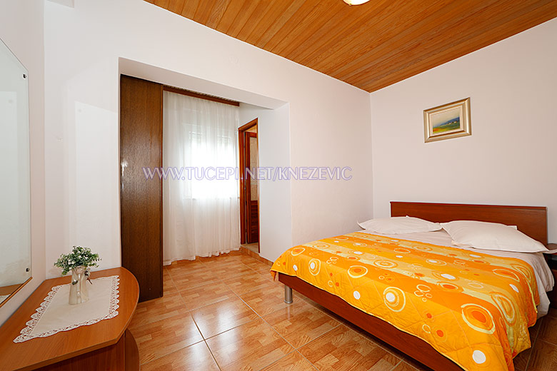 apartments Villa 750, Tuepi - bedroom