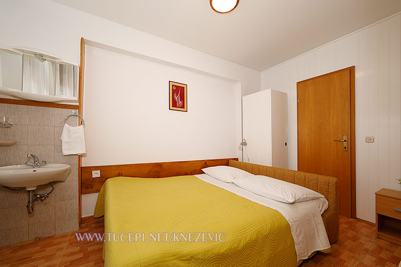 apartments Villa 750, Tuepi - bedroom