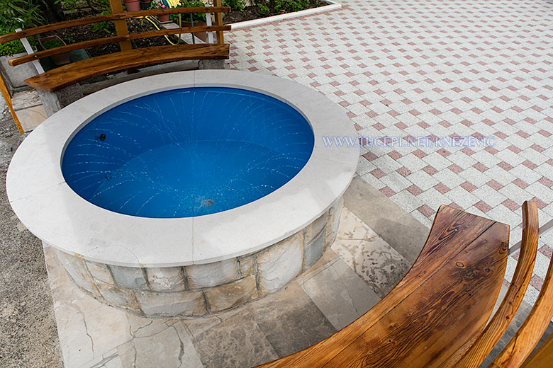 apartments Villa 750, Kneevi, Tuepi - small pool with interior springs