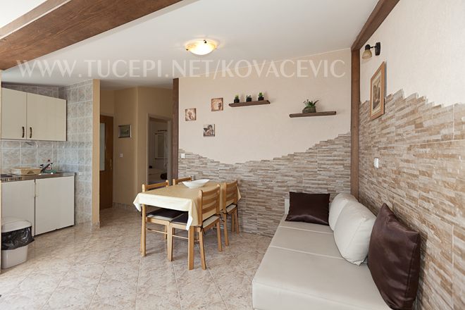 Apartments Kovačević, Tučepi - dining room