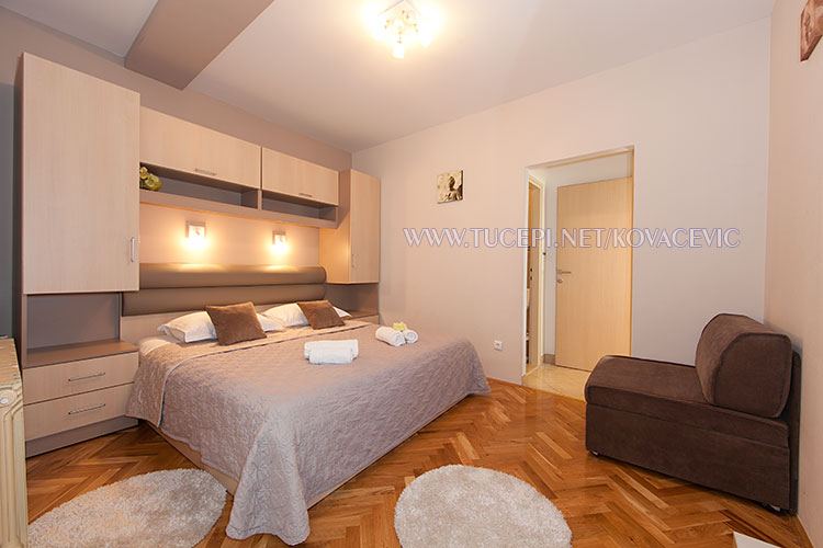 Apartments Kovačević, Tučepi - bedroom