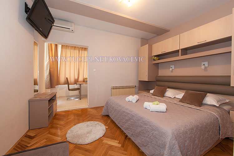 Apartments Kovačević, Tučepi - bedroom