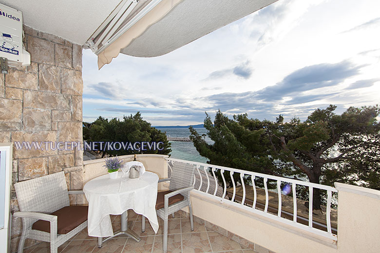 Apartments Kovačević, Tučepi - balcony with sea view