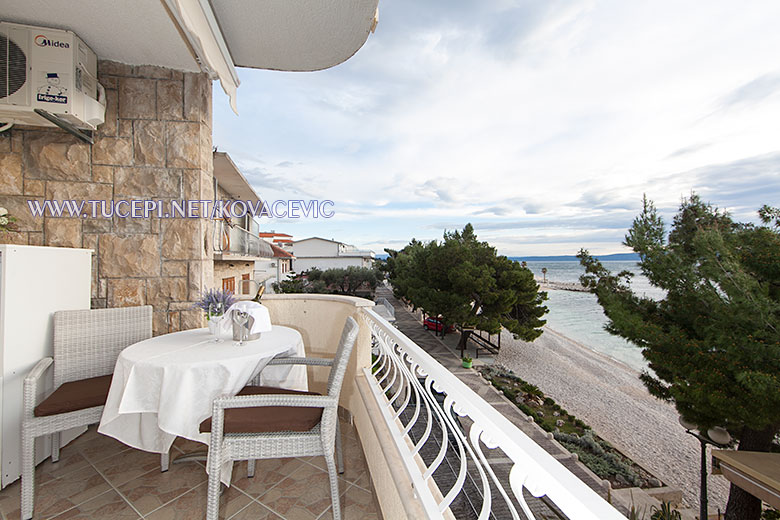 Apartments Kovačević, Tučepi - balcony with sea view