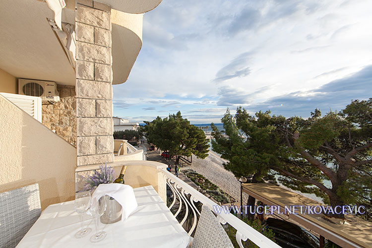 Apartments Kovačević, Tučepi - balcony with sea view