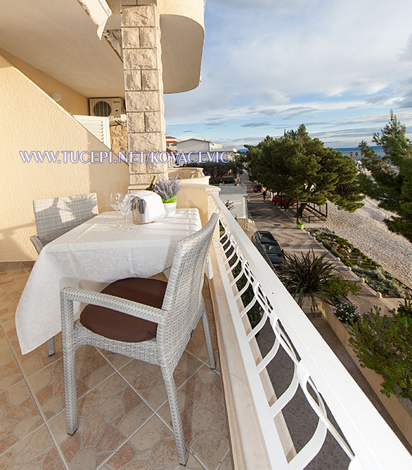 Apartments Kovačević, Tučepi - balcony with sea view