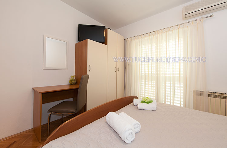 Apartments Kovačević, Tučepi - bedroom