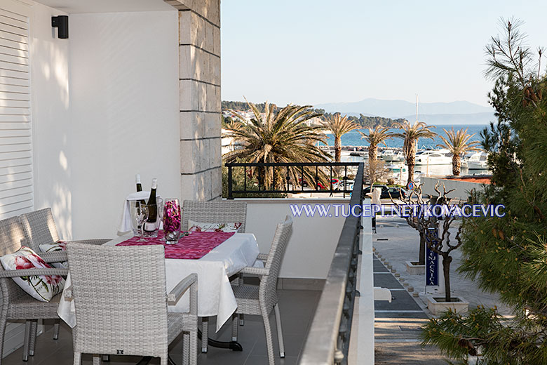 Apartments Kovačević, Tučepi - balcony with sea view