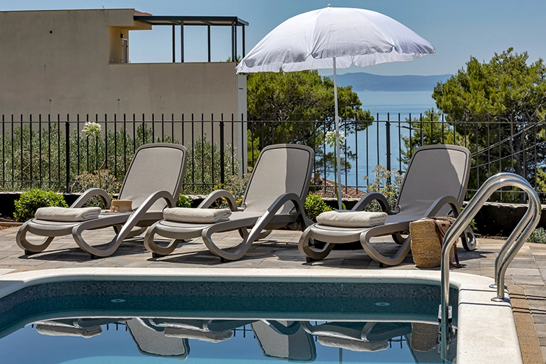 Villa Laluna Apartments, Tučepi - large swimming pool
