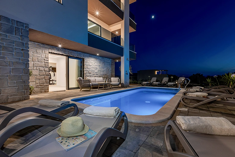 Villa Laluna Apartments, Tučepi - large swimming pool